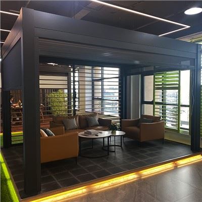 Auto One Piece kétrétegű zsalugáteres pergola